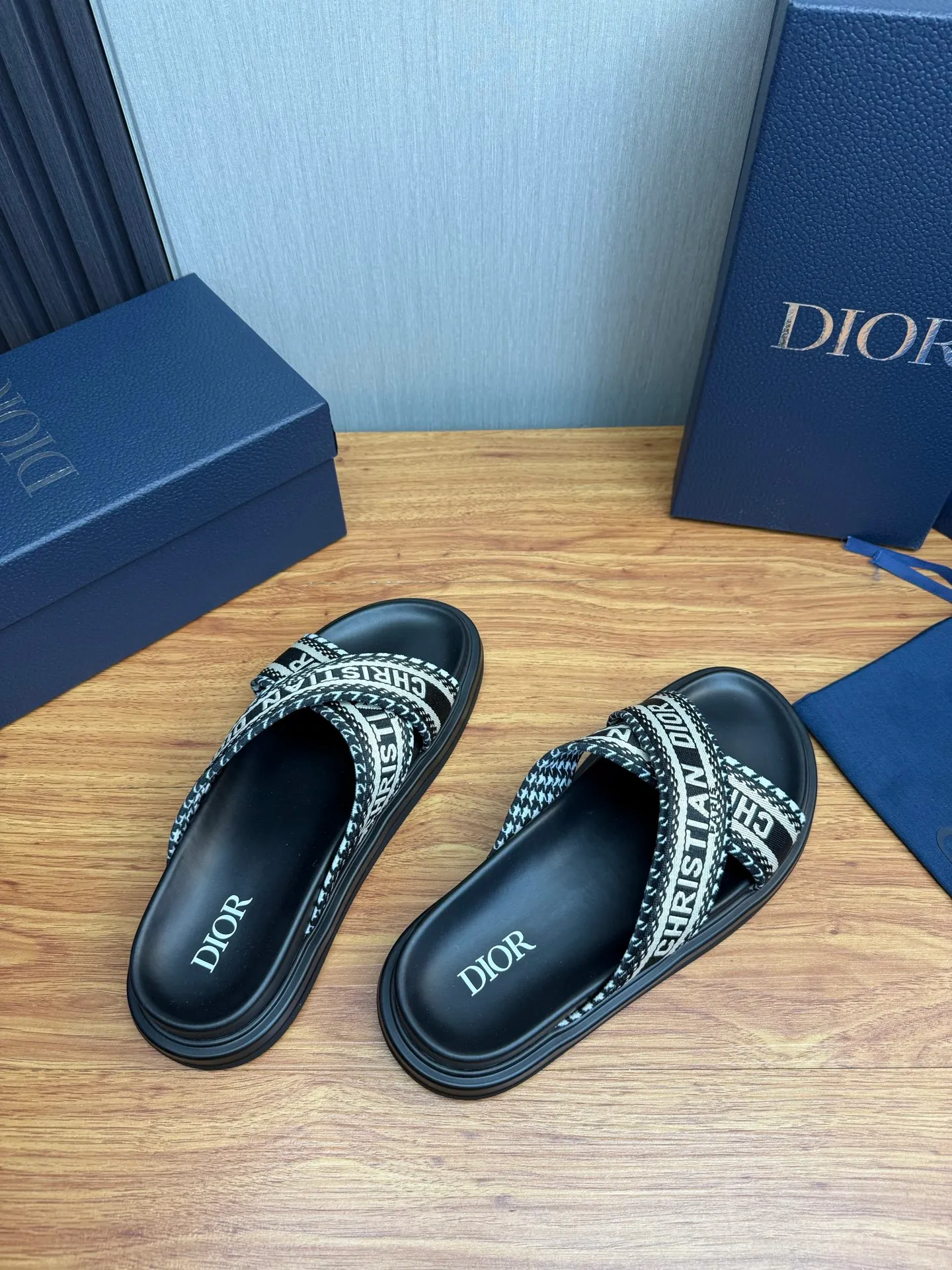 Men's shoes 260💰 Dior. Men's slippers🩴Official website 1:1 production 38-45 size 45 46 🉑️Customized original material shipped✅